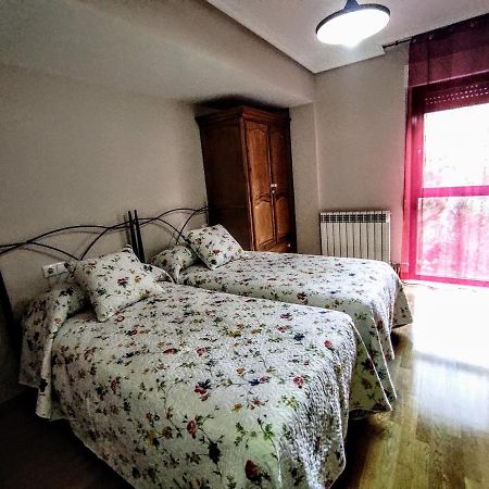 Real 10 Apartment Soria Bagian luar foto