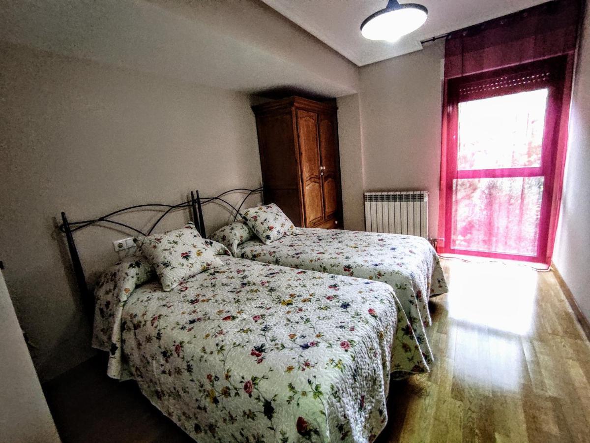 Real 10 Apartment Soria Bagian luar foto